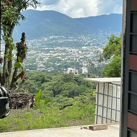 Zona De Camping Con Casa De Campo